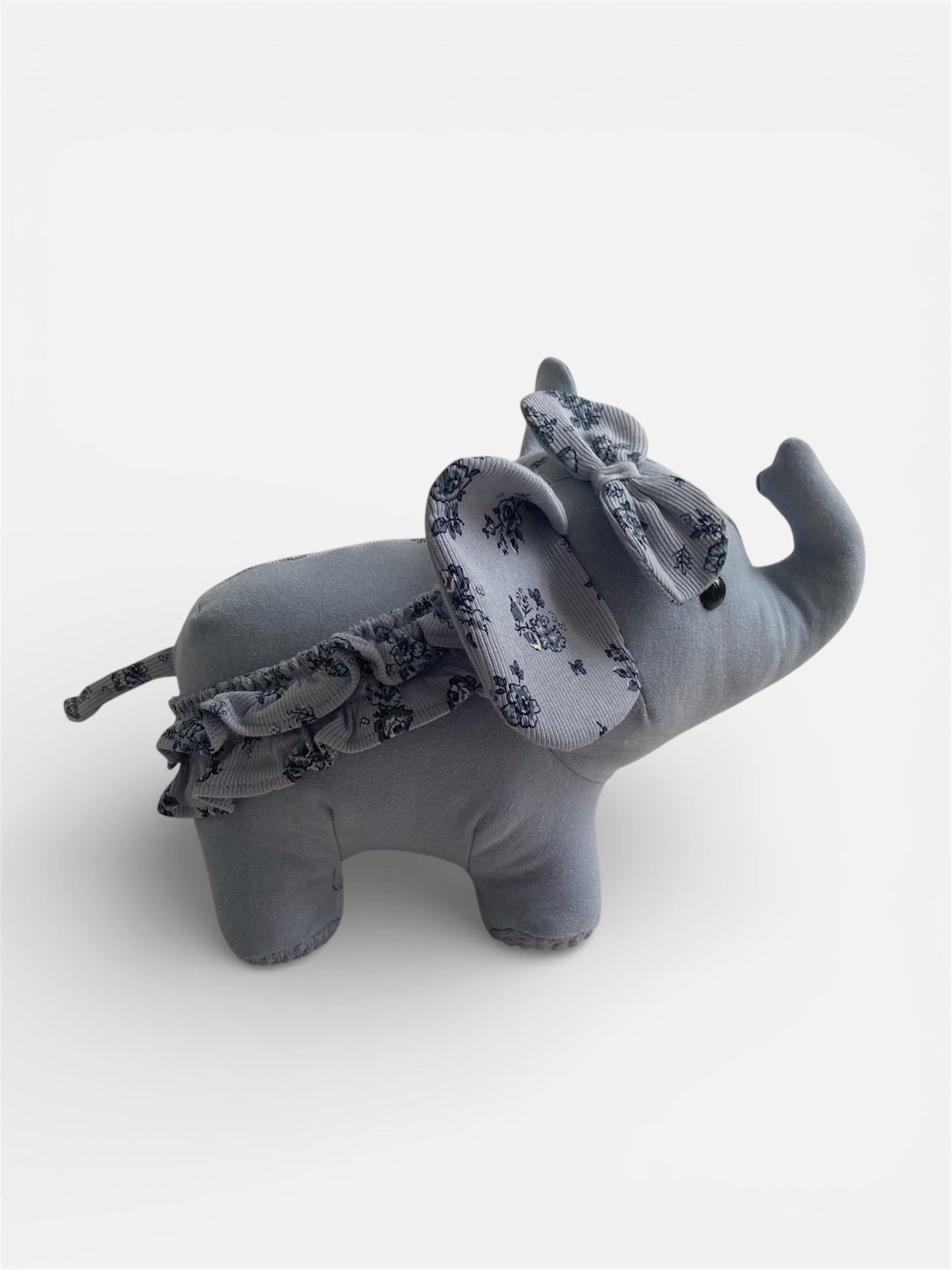 Sitting / Standing Elephant Keepsake