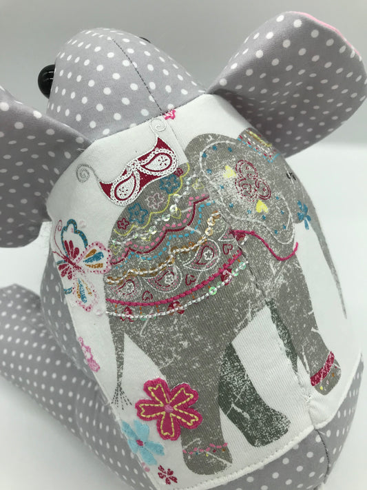 Sitting / Standing Elephant Keepsake